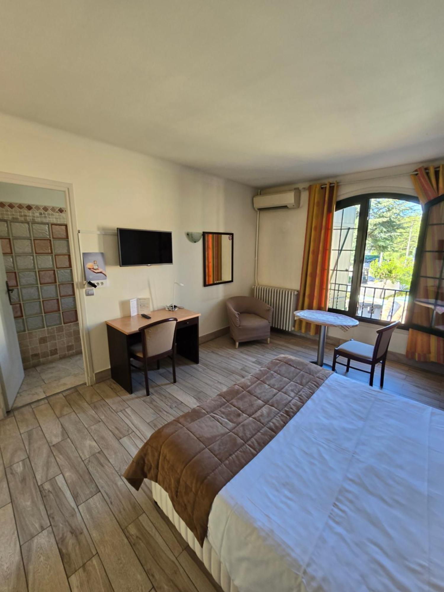 Les Aromes Hotel 2*